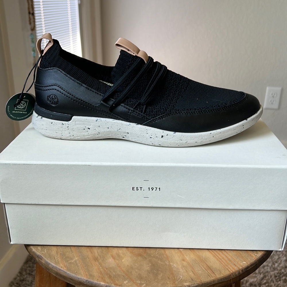 Rockport True Flex W Fly Bungee black/gray tennis shoe size 9.